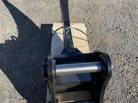 Unused Excavator Ripper Attachment, Model: EXEQ06, - picture1' - Click to enlarge