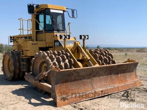 1994 Caterpillar 825C Soil Compactor