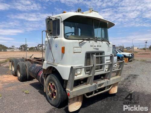 1975 Mack FR700 Cab Chassis Day Cab