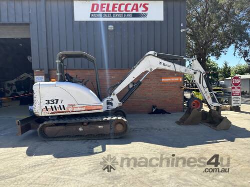 337 Bobcat 5.5t Excavator