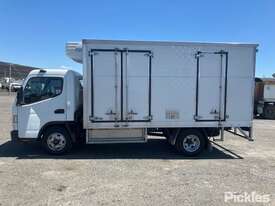 2015 Mitsubishi Fuso Canter 615 7/800 Refrigerated Pantech - picture2' - Click to enlarge