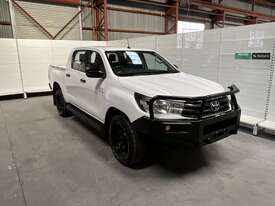 2017 Toyota Hilux SR (4x4) Diesel - picture2' - Click to enlarge