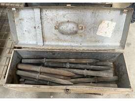 30 MM HEX JACK HAMMER POINTS IN TOOL BOX - picture0' - Click to enlarge