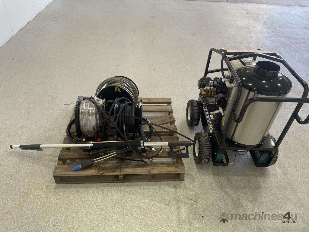 New Paddock Machinery 2022 Paddock 3600PSI Pressure Washer and Fittings