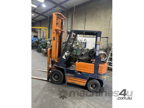 Forklift-counterbalance