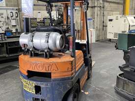 Forklift-counterbalance - picture2' - Click to enlarge