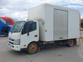Hino Hybrid 300 - picture1' - Click to enlarge