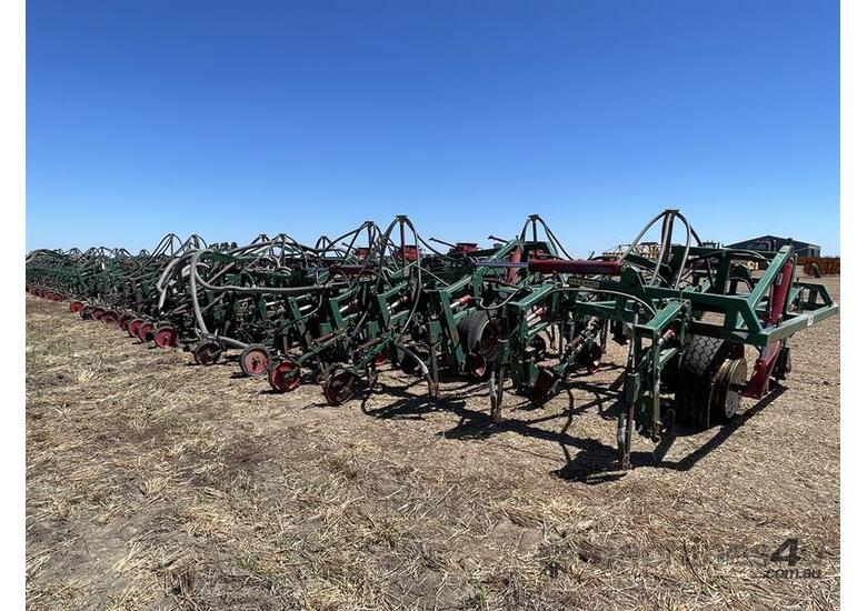 Used janke JANKE 60ft Parallelogram Planter Tractor Planters in ...