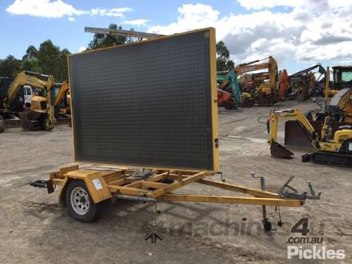 2009 Bartco VMS400 Single Axle Sign Board Trailer