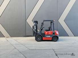 NEW UHI 2.5TON DIESEL FORKLIFT WITH SIDE SHIFT ONLY $22000 (WA ONLY) - picture0' - Click to enlarge