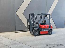 NEW UHI 2.5TON DIESEL FORKLIFT WITH SIDE SHIFT ONLY $22000 (WA ONLY) - picture1' - Click to enlarge