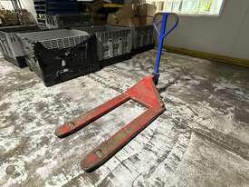 Pallet Jack - picture0' - Click to enlarge