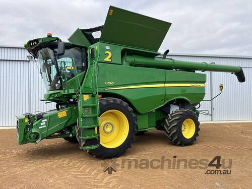 2020 John Deere S790 Combines