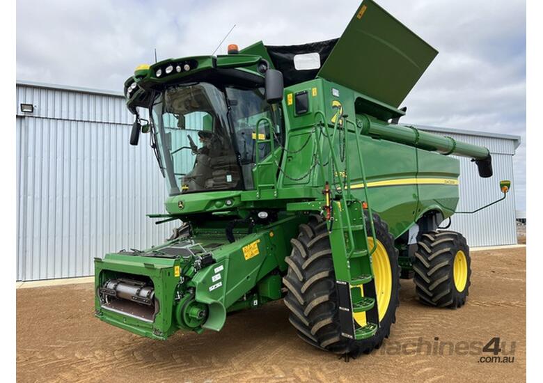 caption 2020 John Deere S790 Combines