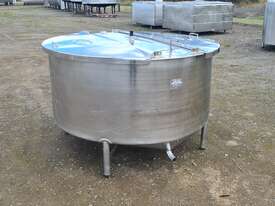 1350lt STAINLESS STEEL TANK, MILK VAT - picture0' - Click to enlarge