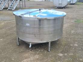 1350lt STAINLESS STEEL TANK, MILK VAT - picture0' - Click to enlarge