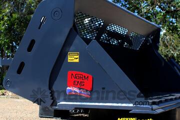NORM 1585mm Skid 4 in 1 BUCKET with Bolt on Cutting Edge