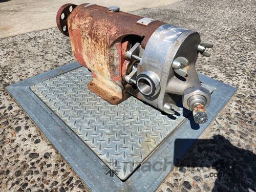 DOYLE PUMP & ENGINEERING - Mono/SSP Stainless Steel Sanitary Tri-Lobe Pump 