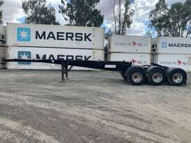 2012 Barker Heavy Duty Tri Axle Tri Axle A-Section Skel Trailer - picture2' - Click to enlarge