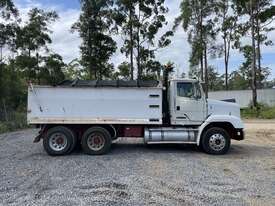 1994 Freightliner FL112   6x4 Tipper - picture2' - Click to enlarge