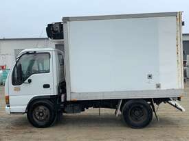 2003 Isuzu NKR200 SWB Refrigerated Pantech - picture2' - Click to enlarge
