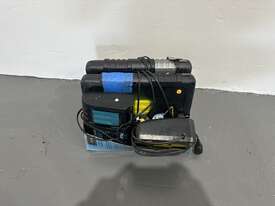 Makita 18V battery chargers - picture1' - Click to enlarge
