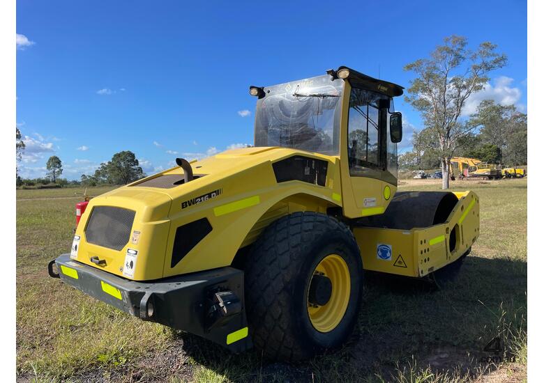 caption Bomag BW216D-5 Vibrating Roller Roller/Compacting