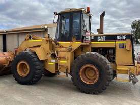 Caterpillar 950F - picture2' - Click to enlarge