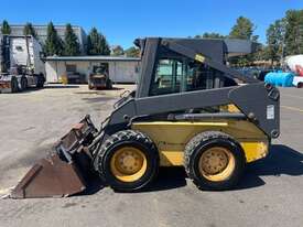 New Holland LS170 Skid Steer - picture2' - Click to enlarge