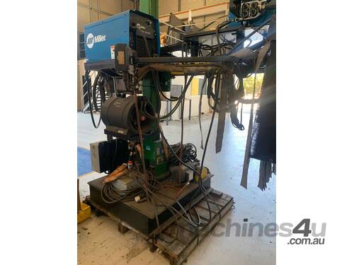 Welder Arc Boom Auto travel Miller power supply and wire feed Great condition