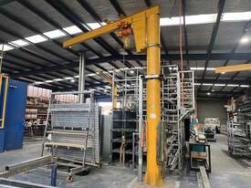 Floor mounted JIB crane. 500kg rated. 4m lifting height. 5m radius - picture0' - Click to enlarge