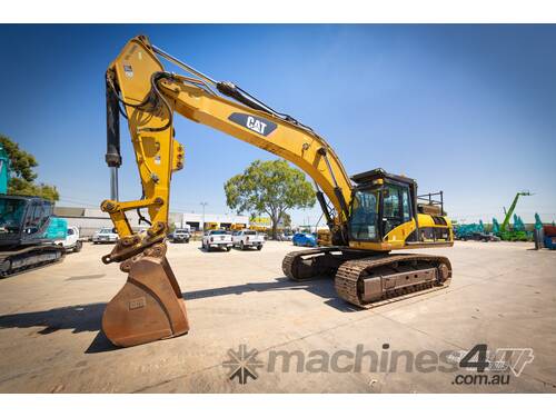 CATERPILLAR 330D EXCAVATOR