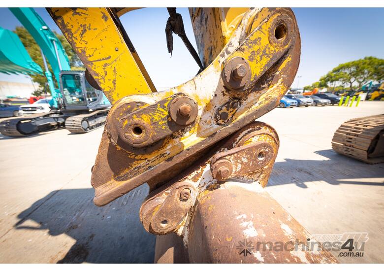 CATERPILLAR 330D EXCAVATOR