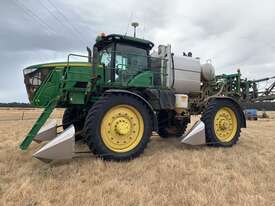 2018 John Deere R4045 Sprayers - picture1' - Click to enlarge