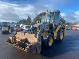 2014 Volvo BL71 Powershift Backhoe/ Loader - picture1' - Click to enlarge