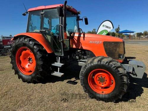 Kubota M125X Air Cab Tractor