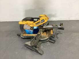 DeWalt cordless mitre saw - picture1' - Click to enlarge