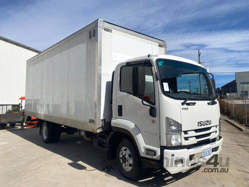 2016 Isuzu FRR 107-210 Furniture Pantech