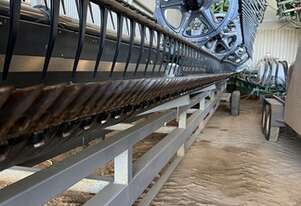 2014 MacDon D65 Combine Platforms