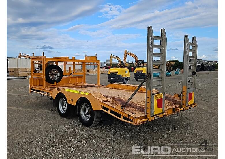 caption 2014 QTE Dual Axel Trailer