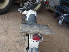 Suzuki DR200 Motor bike - picture0' - Click to enlarge