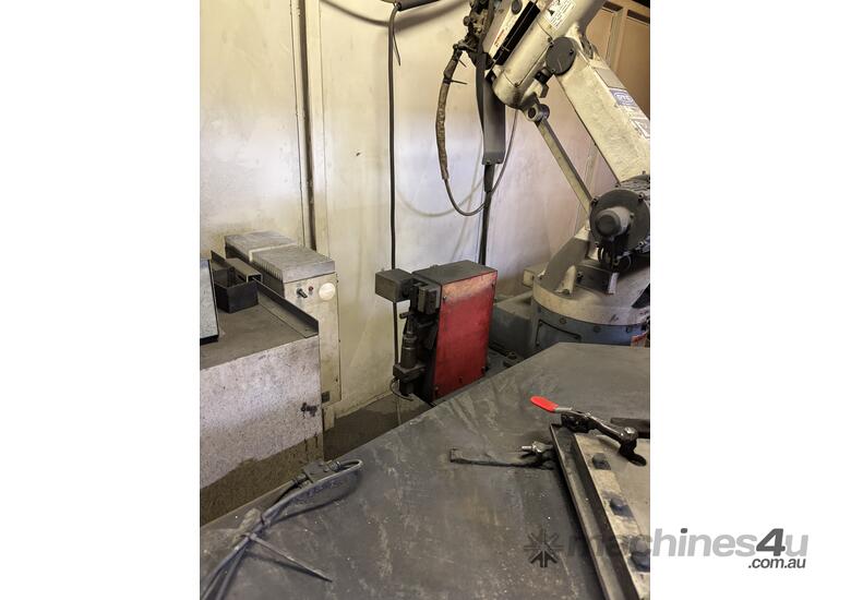 caption Mig Welding Robot