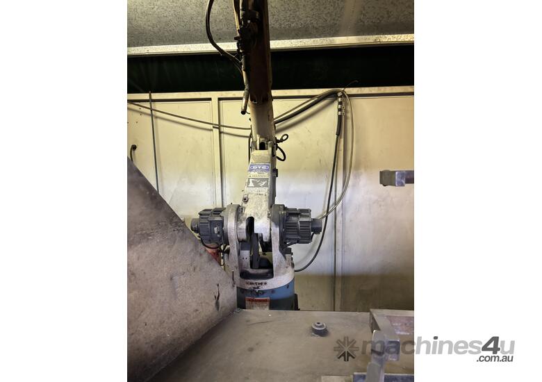 caption Mig Welding Robot