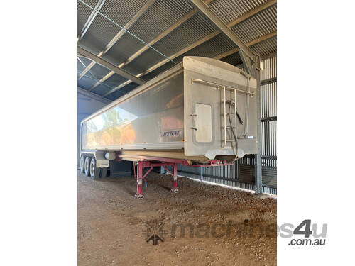 caption Byrne Semi Grain Tipper Trailer