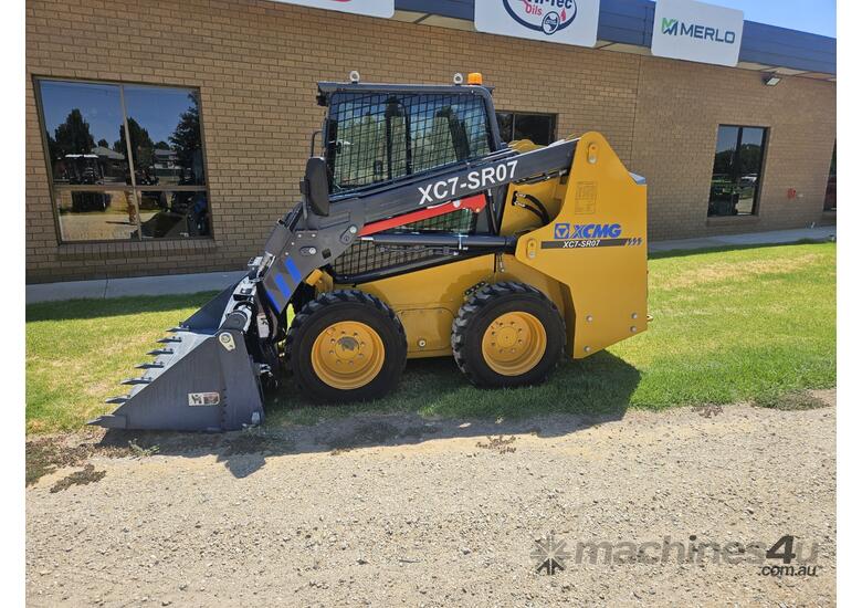XCMG XC7-SR07 | Skid Steer Loader | 890 kg | Advanced Safety & High Efficiency l 4-in-1 Bucket!