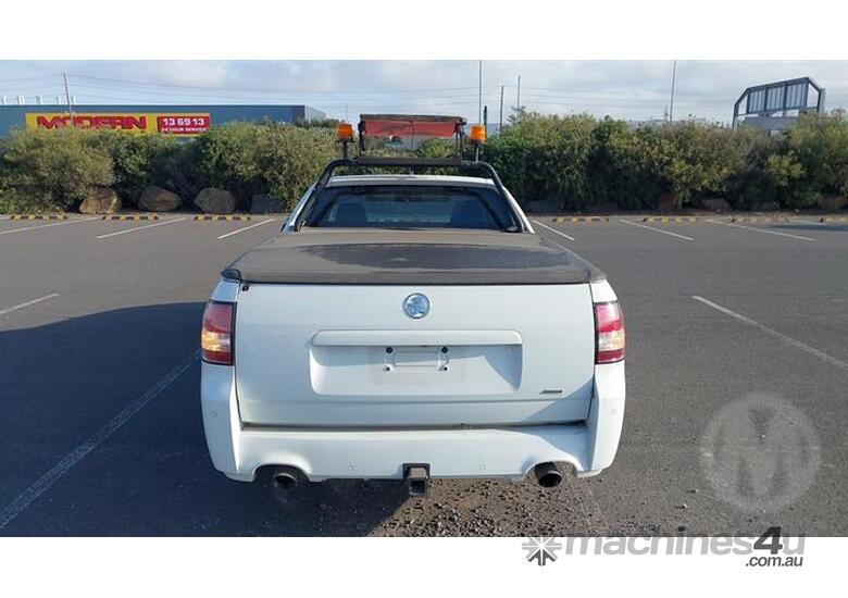 caption Holden Commodore