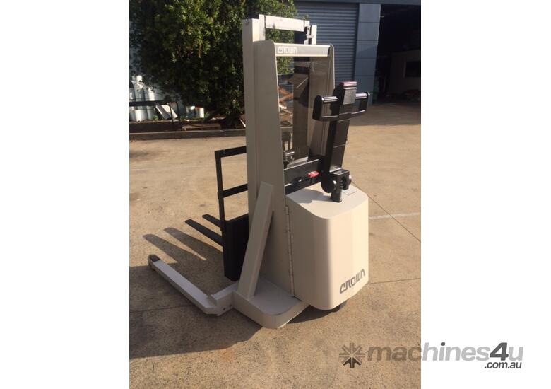 caption Crown Forklift Model 20MT90A Lifting capacity 1 T height 2.3m with new battery