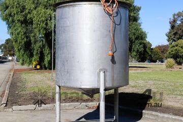 Large Stainless Steel Mixer Mixing Tank - 2300L