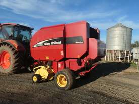 NH BR 40 Round Baler - picture0' - Click to enlarge