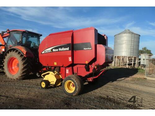 caption NH BR 40 Round Baler